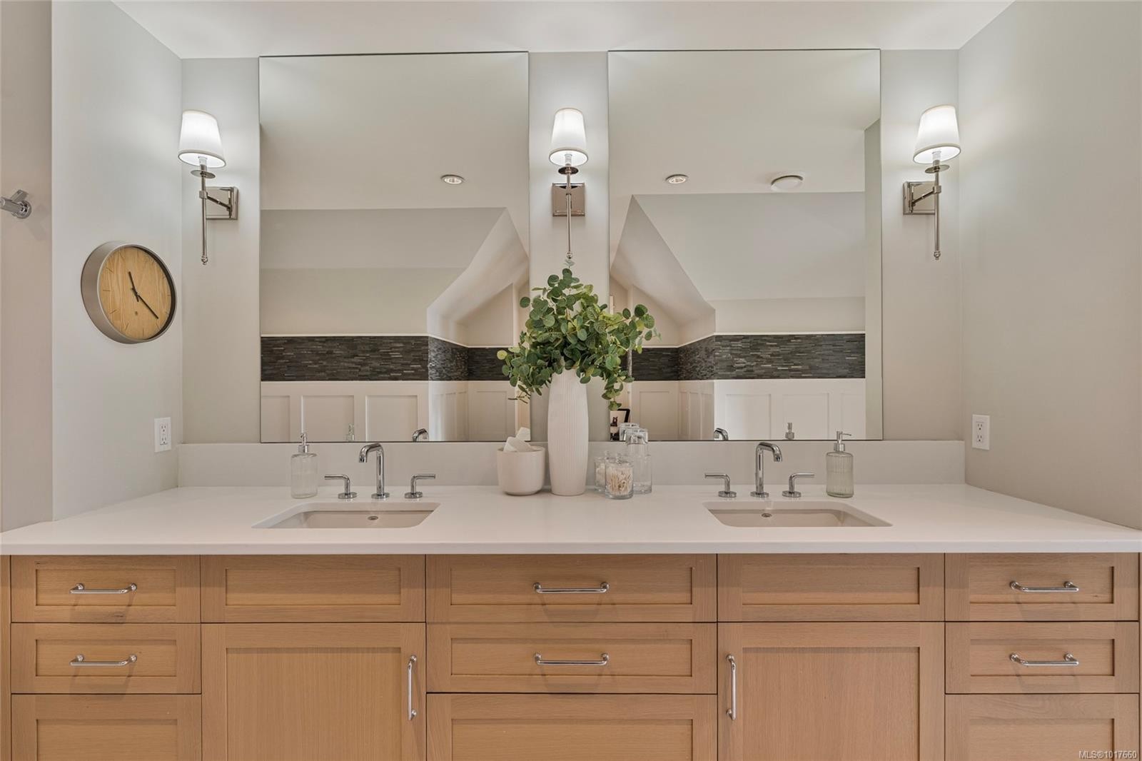 1319 Champions Crt, Langford, BC