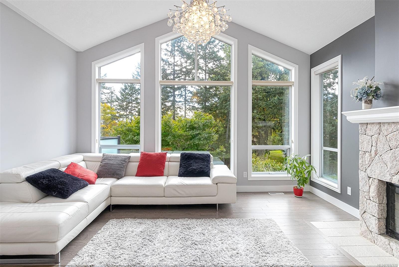 1062 Valewood Trail, Saanich, BC