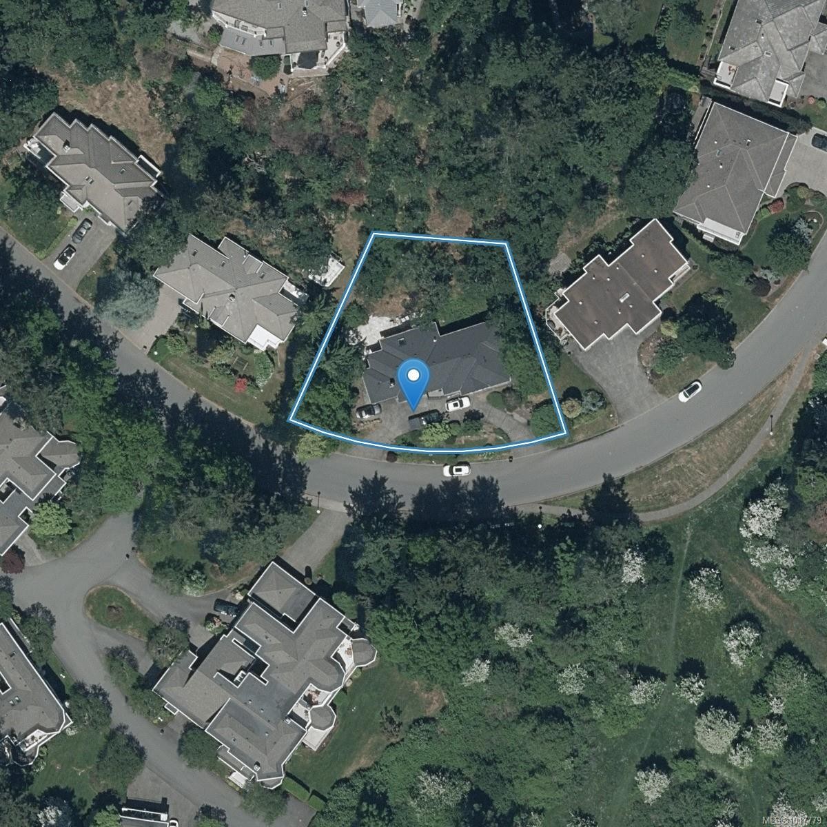 1062 Valewood Trail, Saanich, BC