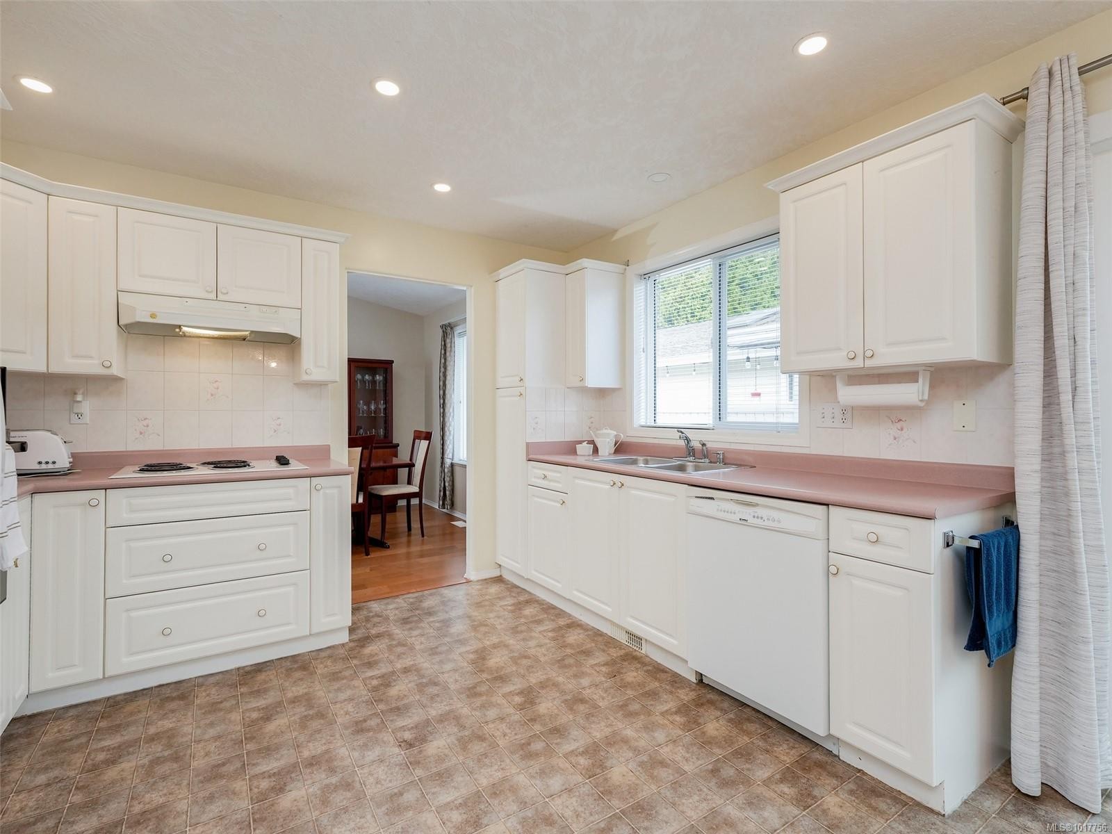 13 Eagle Lane, View Royal, BC