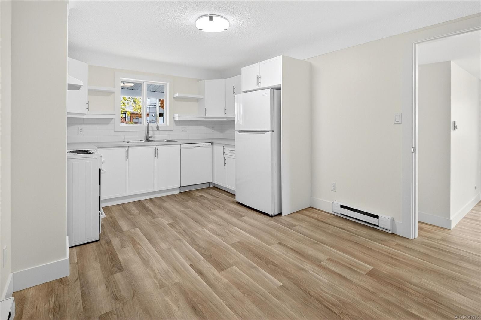 9617 Fourth St, Sidney, BC