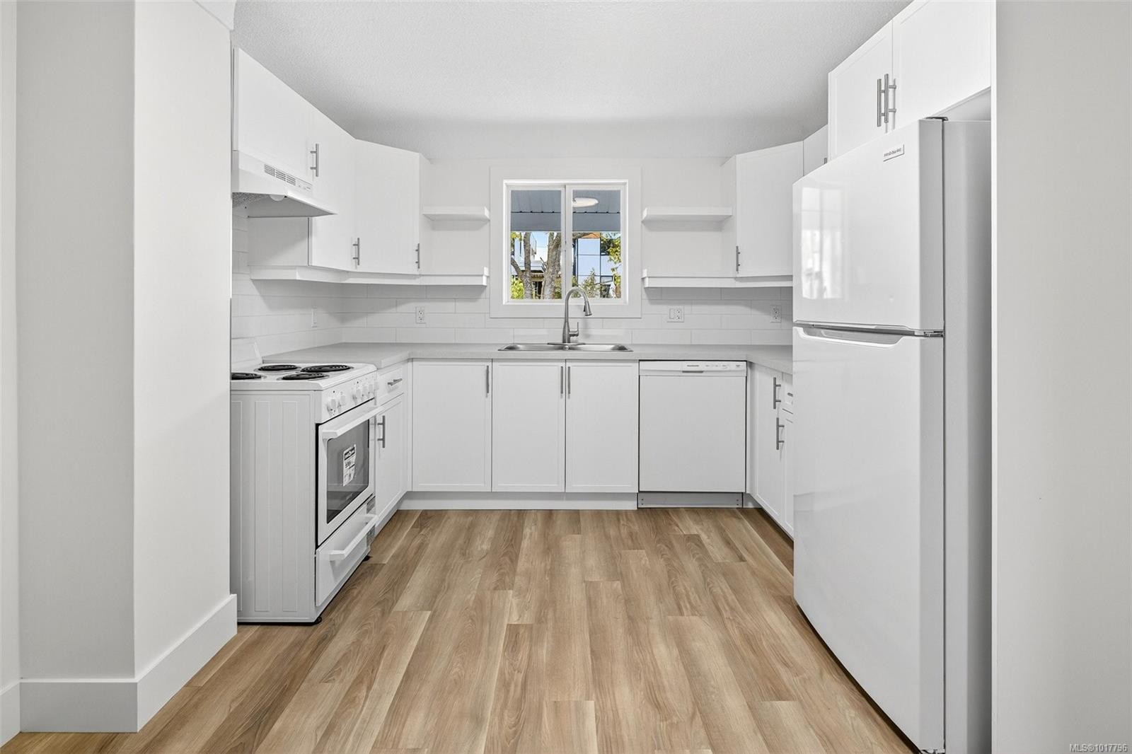 9617 Fourth St, Sidney, BC