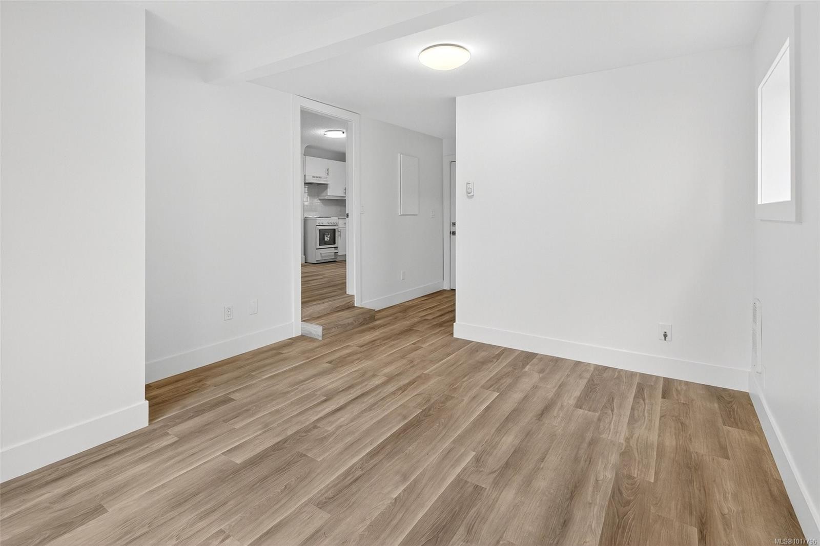 9617 Fourth St, Sidney, BC