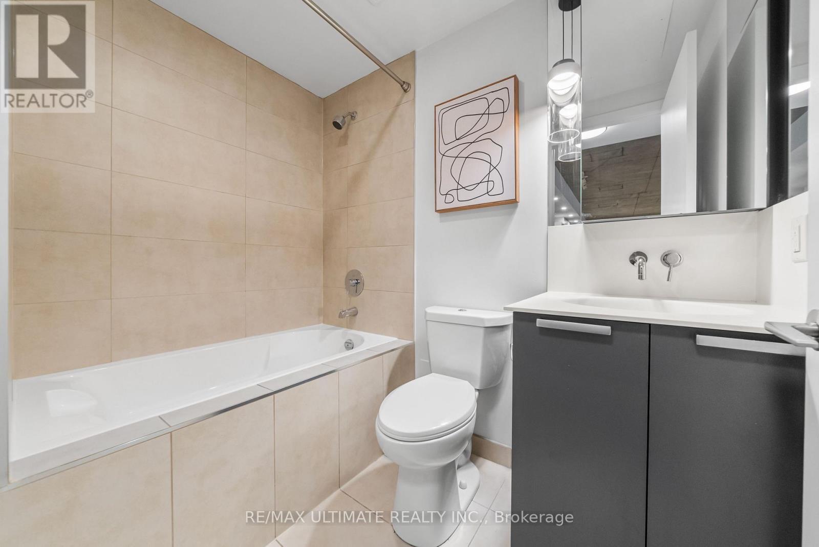 Secondary Bathroom - 315 - 650 King Street W, Toronto, ON - Indoor Photo Showing Bathroom