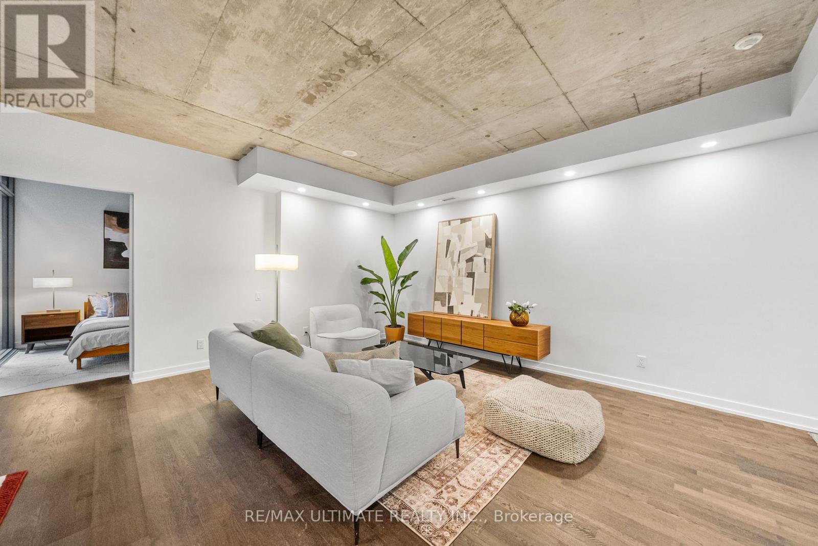 Living Room - 315 - 650 King Street W, Toronto, ON - Indoor Photo Showing Other Room