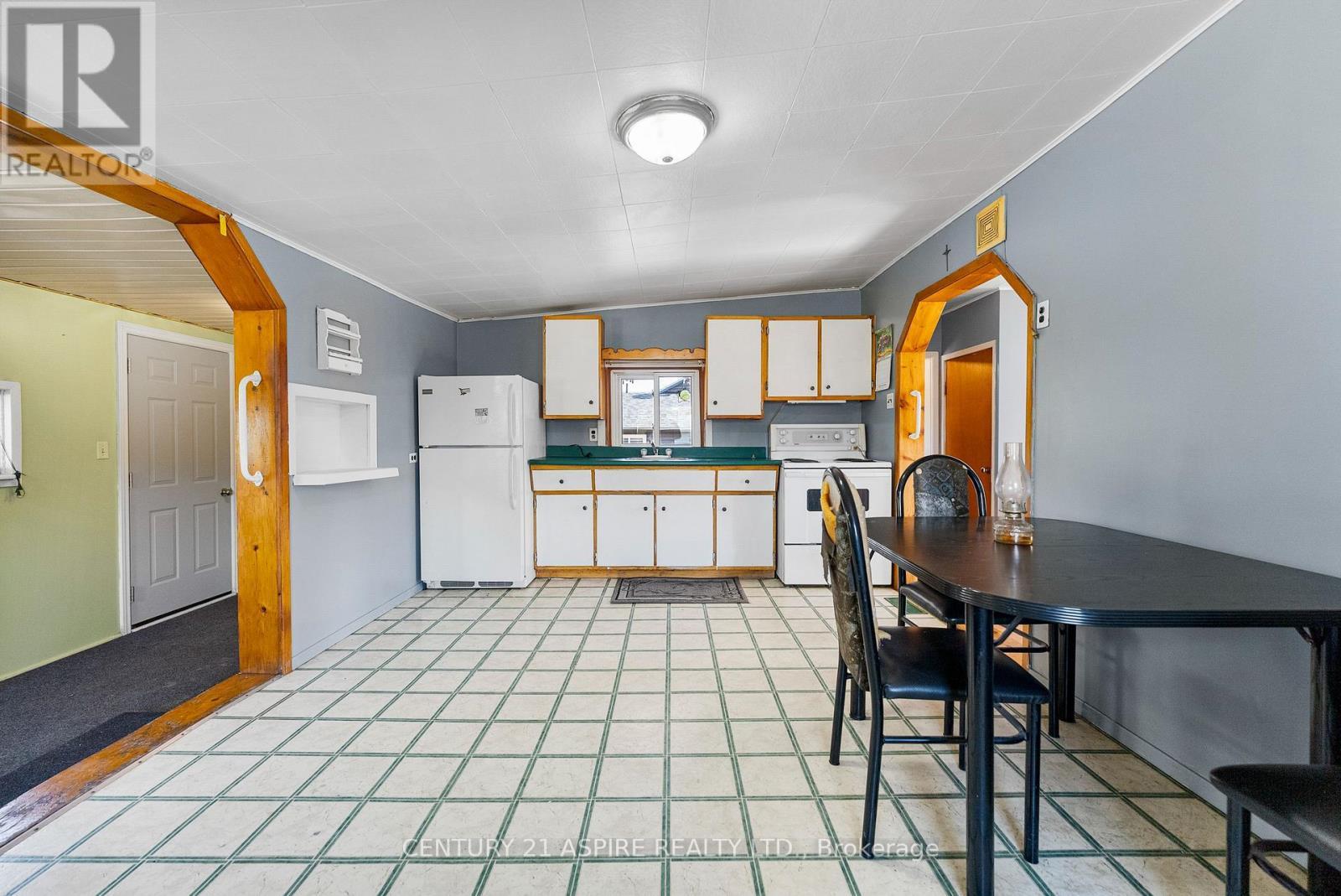 22 Zilney Street, Madawaska Valley, ON - Indoor Photo Showing Kitchen