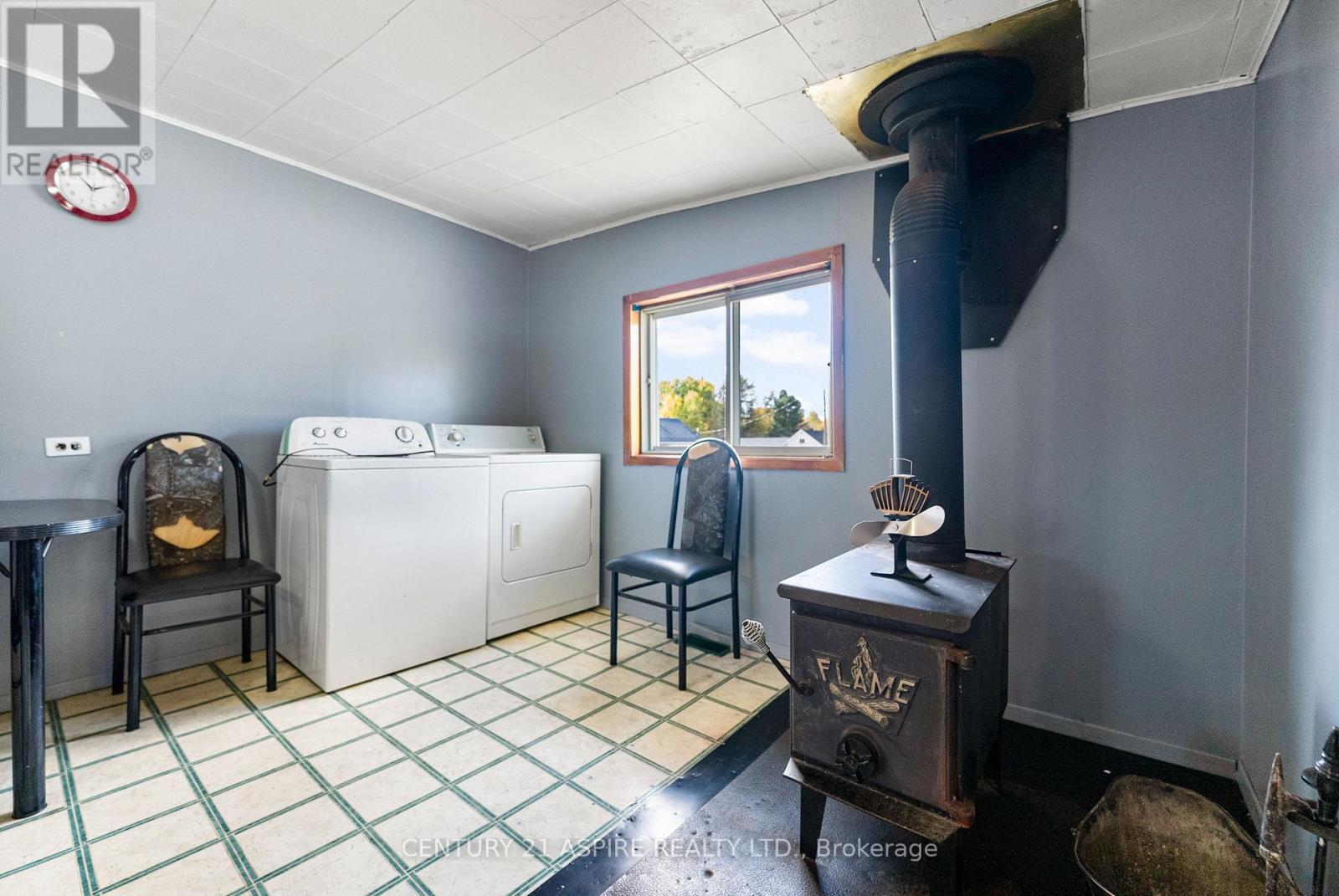 22 Zilney Street, Madawaska Valley, ON - Indoor Photo Showing Laundry Room