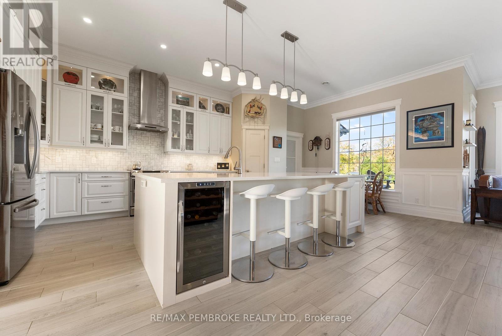 43 Green Gate Lane, North Algona Wilberforce, ON - Indoor Photo Showing Kitchen With Upgraded Kitchen