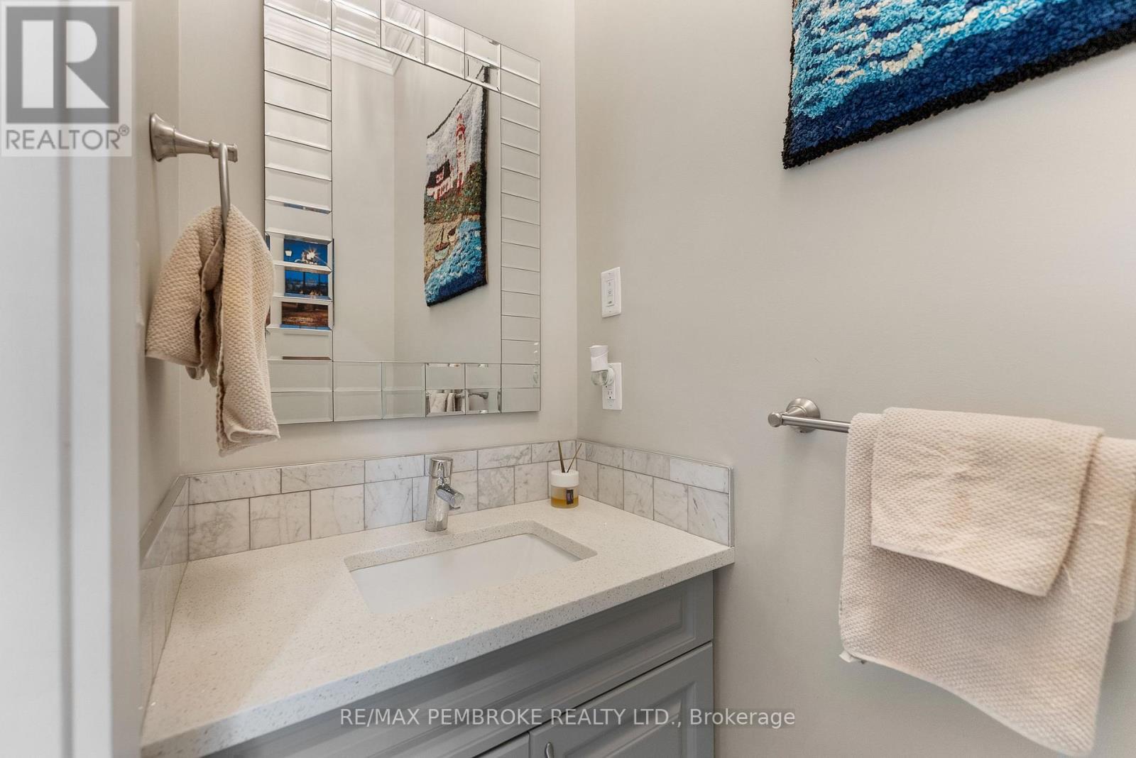 43 Green Gate Lane, North Algona Wilberforce, ON - Indoor Photo Showing Bathroom