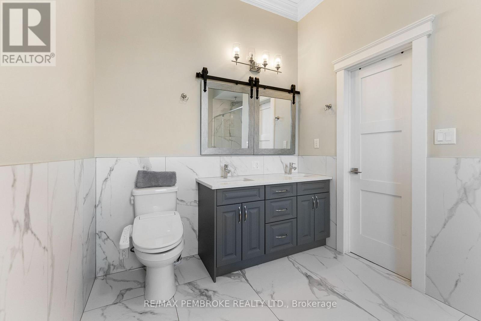 43 Green Gate Lane, North Algona Wilberforce, ON - Indoor Photo Showing Bathroom