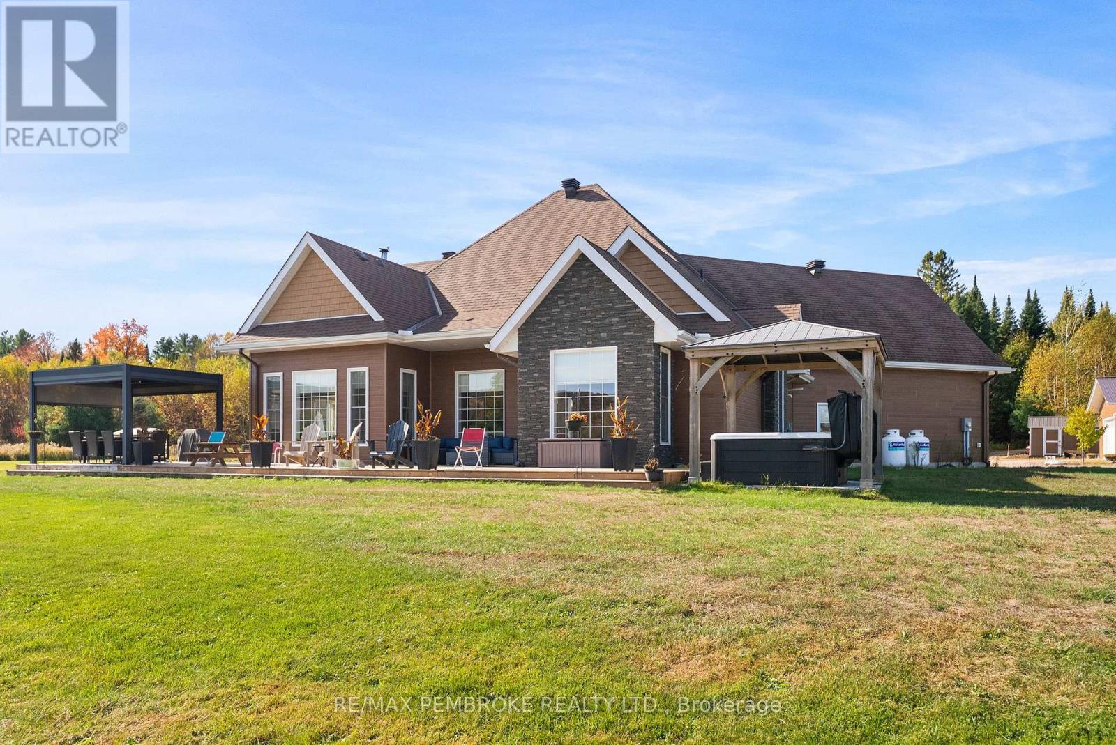 43 Green Gate Lane, North Algona Wilberforce, ON - Outdoor With Deck Patio Veranda