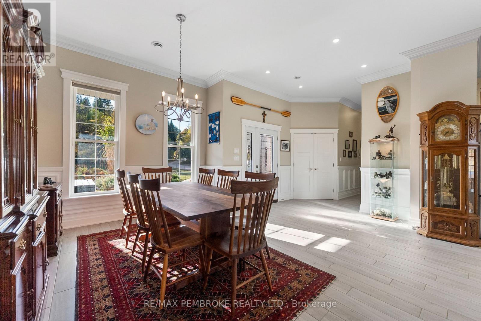 43 Green Gate Lane, North Algona Wilberforce, ON - Indoor Photo Showing Dining Room