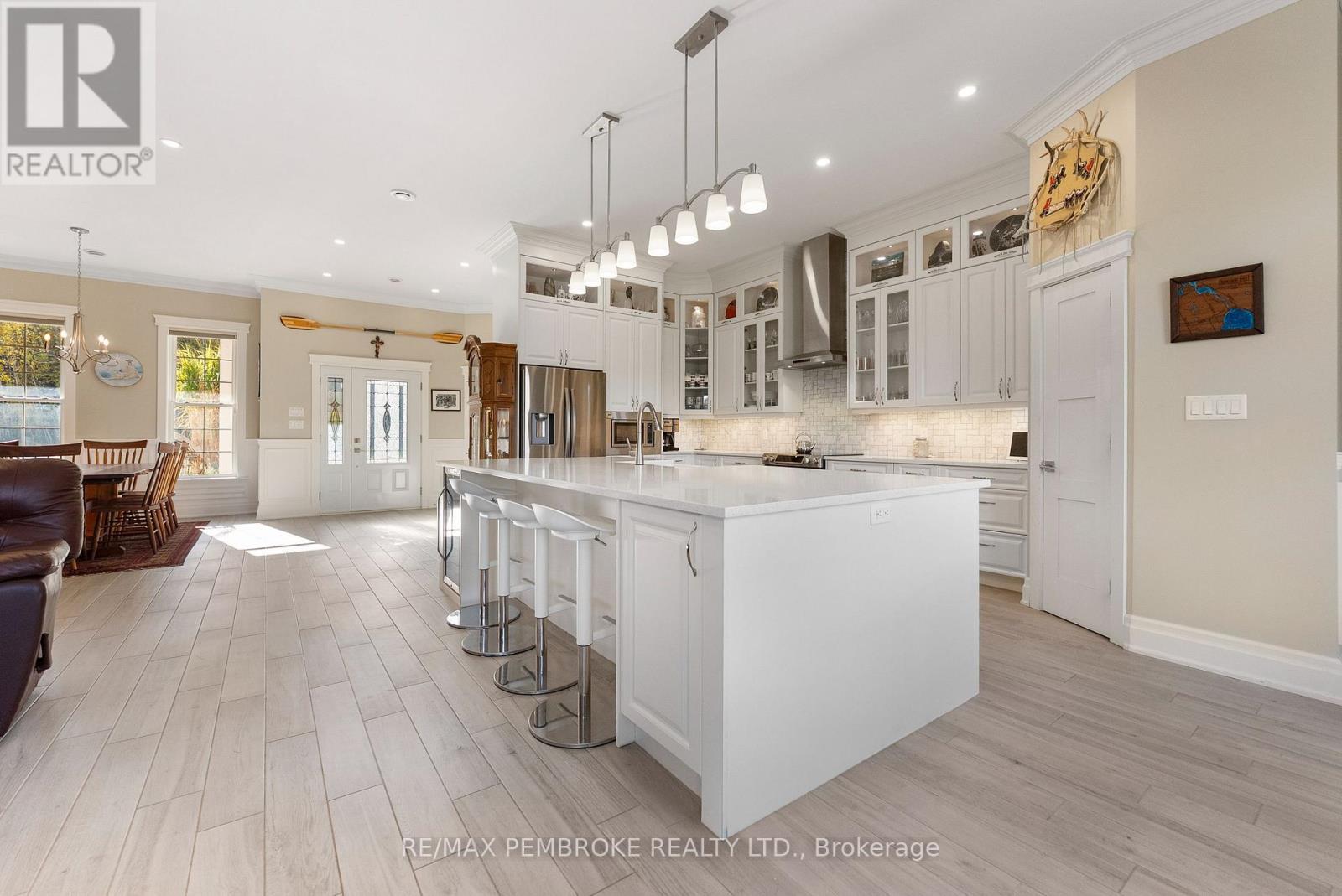 43 Green Gate Lane, North Algona Wilberforce, ON - Indoor Photo Showing Kitchen With Upgraded Kitchen