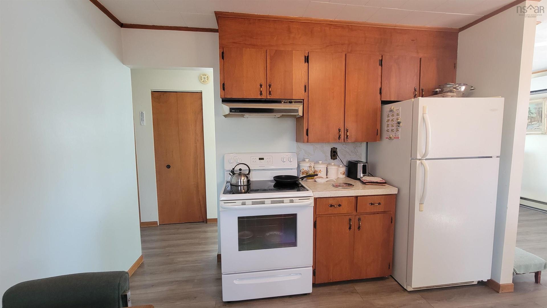 352 Pleasant Street, Yarmouth, NS - Indoor Photo Showing Kitchen