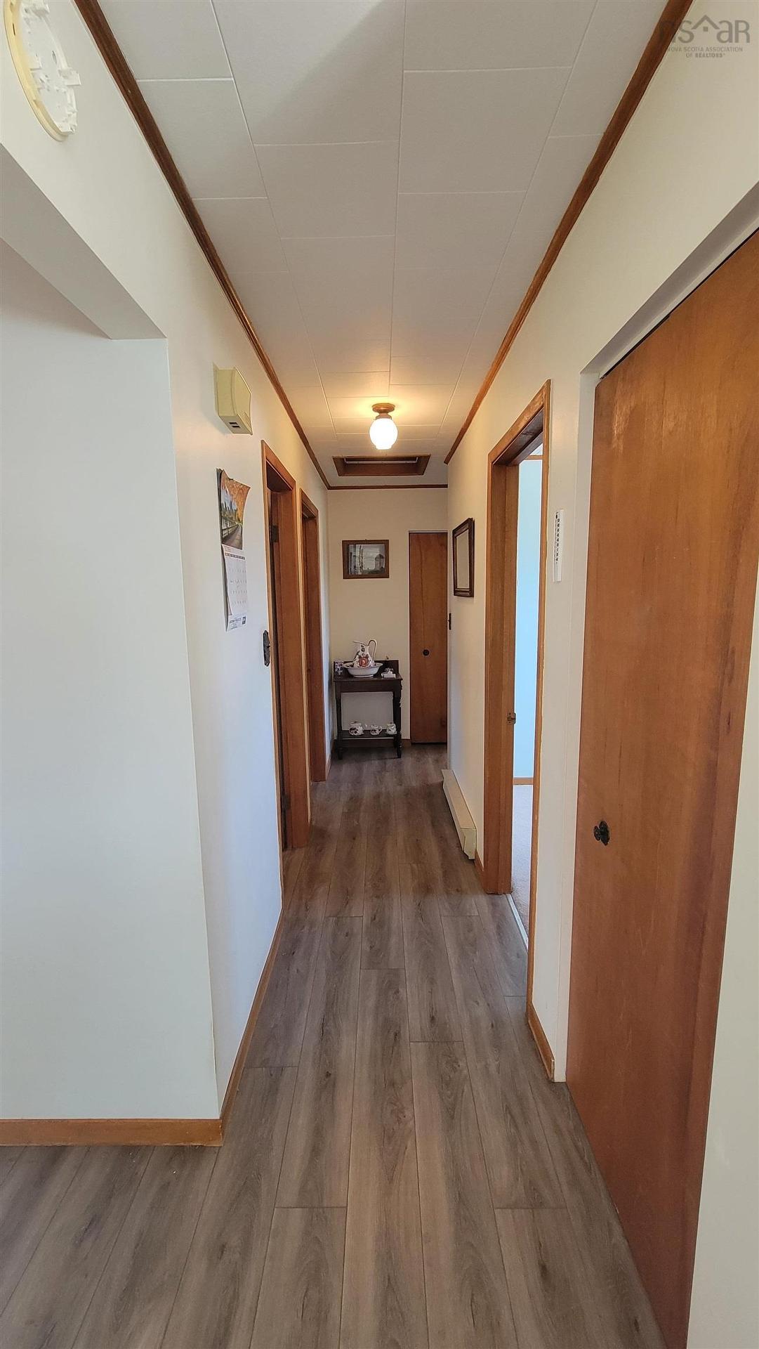 352 Pleasant Street, Yarmouth, NS - Indoor Photo Showing Other Room