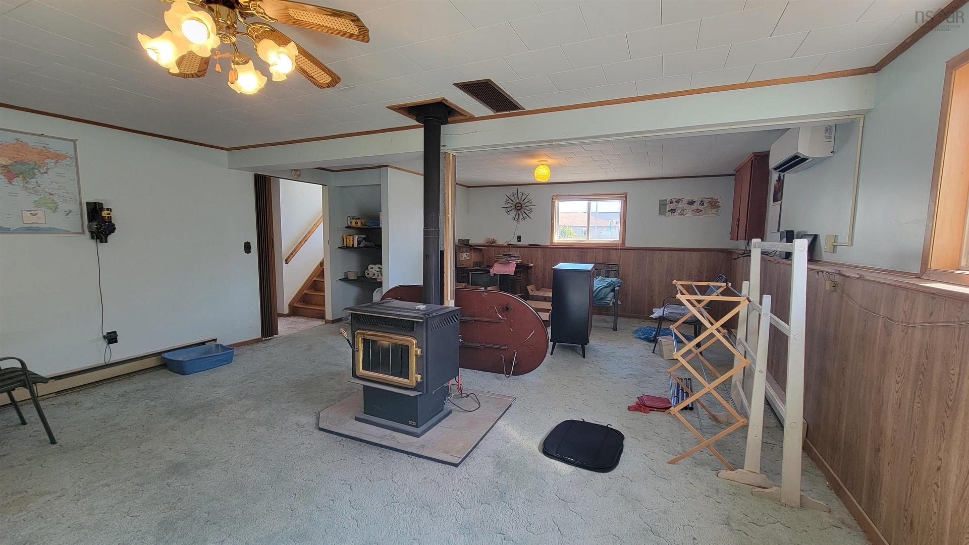 352 Pleasant Street, Yarmouth, NS - Indoor