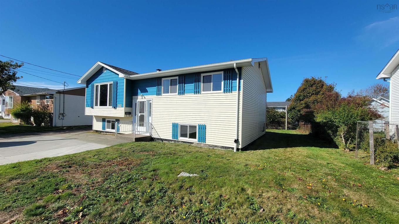 352 Pleasant Street, Yarmouth, NS
