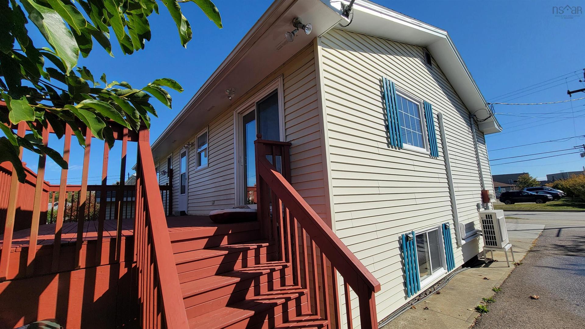 352 Pleasant Street, Yarmouth, NS - Outdoor