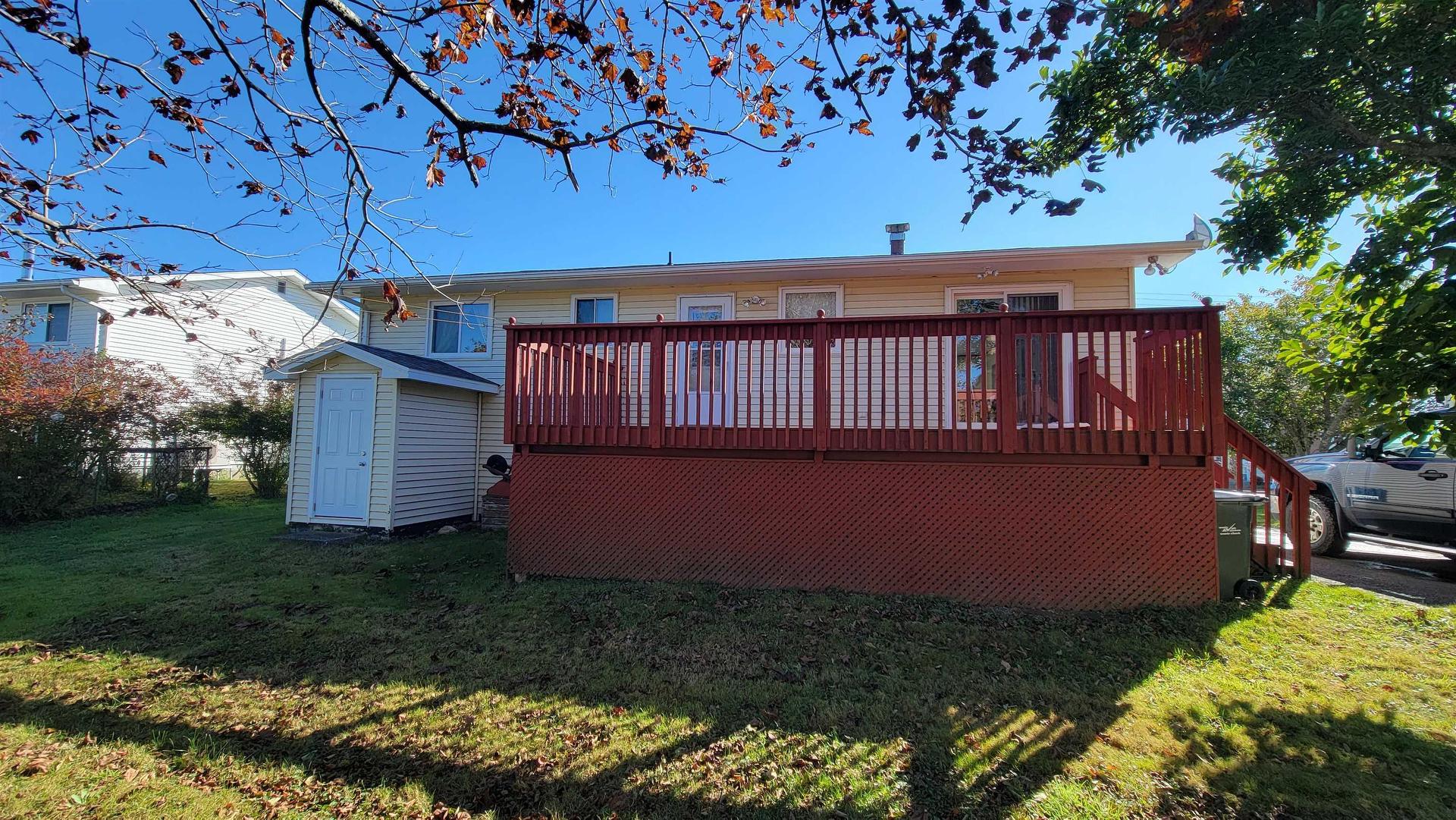 352 Pleasant Street, Yarmouth, NS - Outdoor With Deck Patio Veranda