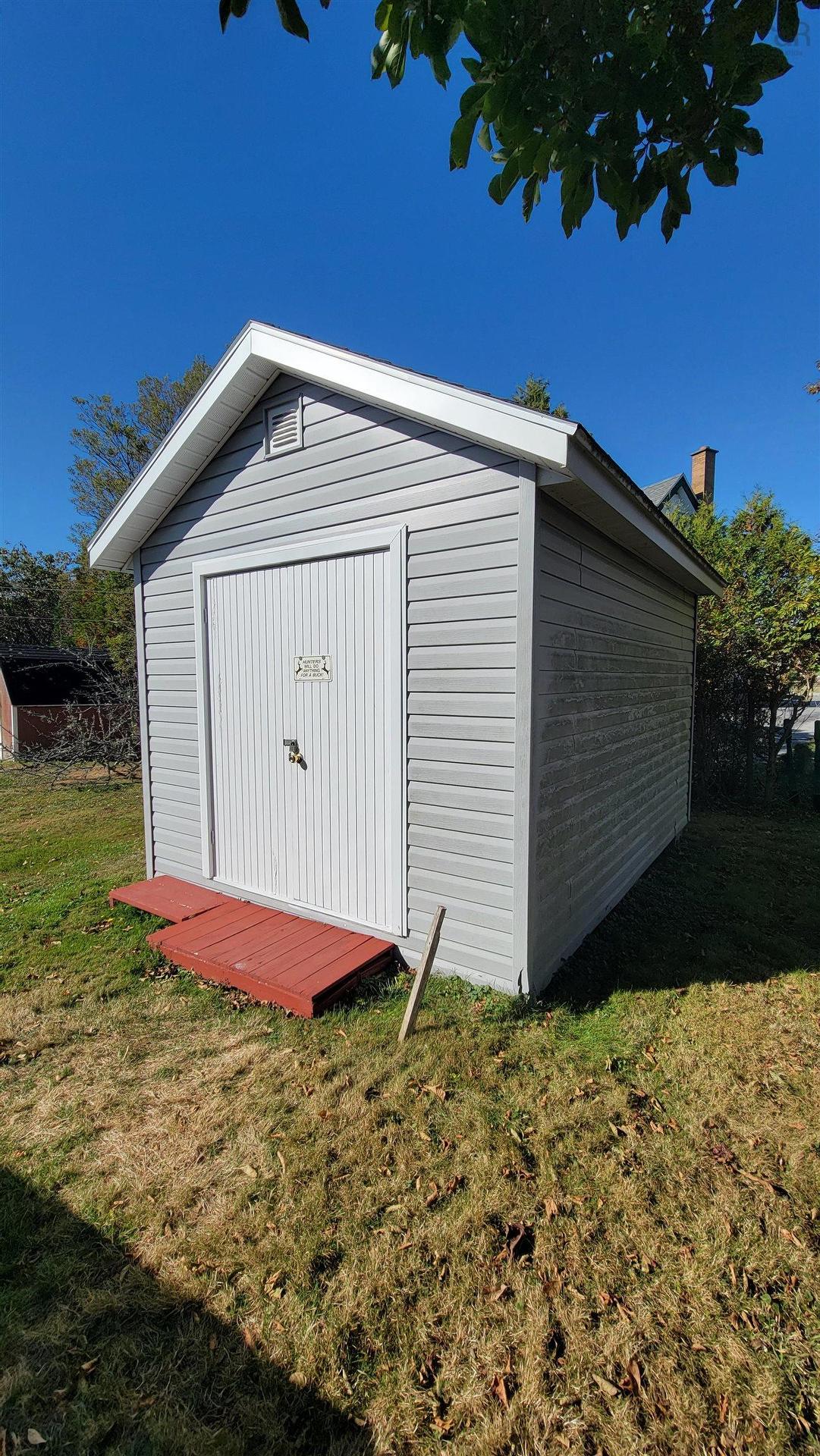 352 Pleasant Street, Yarmouth, NS - Outdoor With Exterior