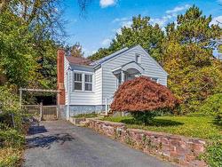 11 Ashdale Avenue  Halifax, NS B3N 2C7