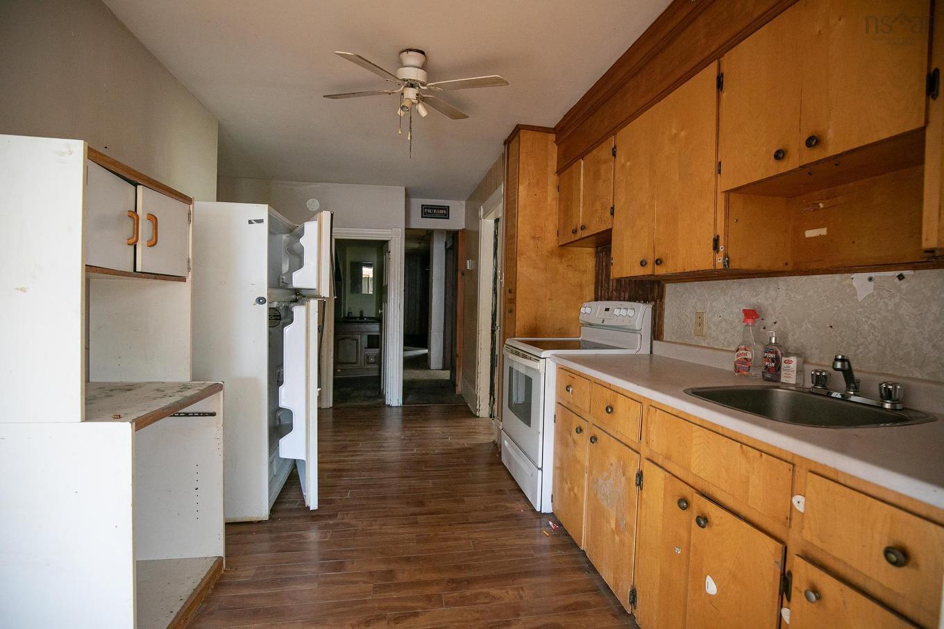 9 West Victoria Street, Amherst, NS