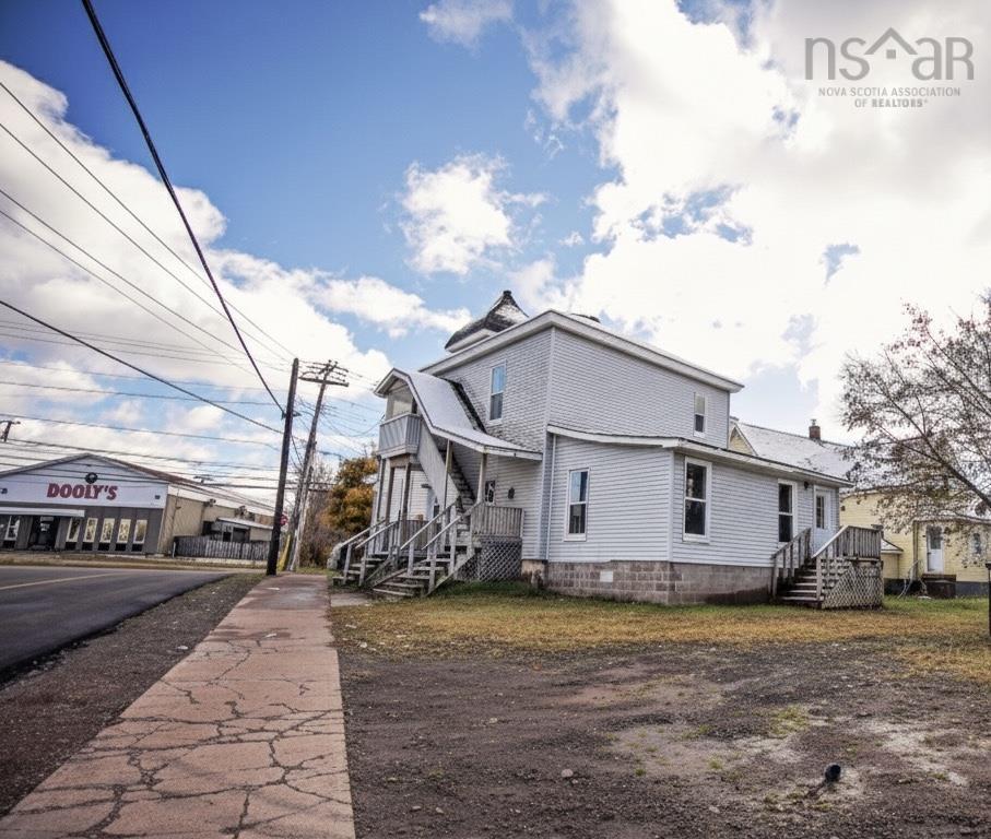 9 West Victoria Street, Amherst, NS