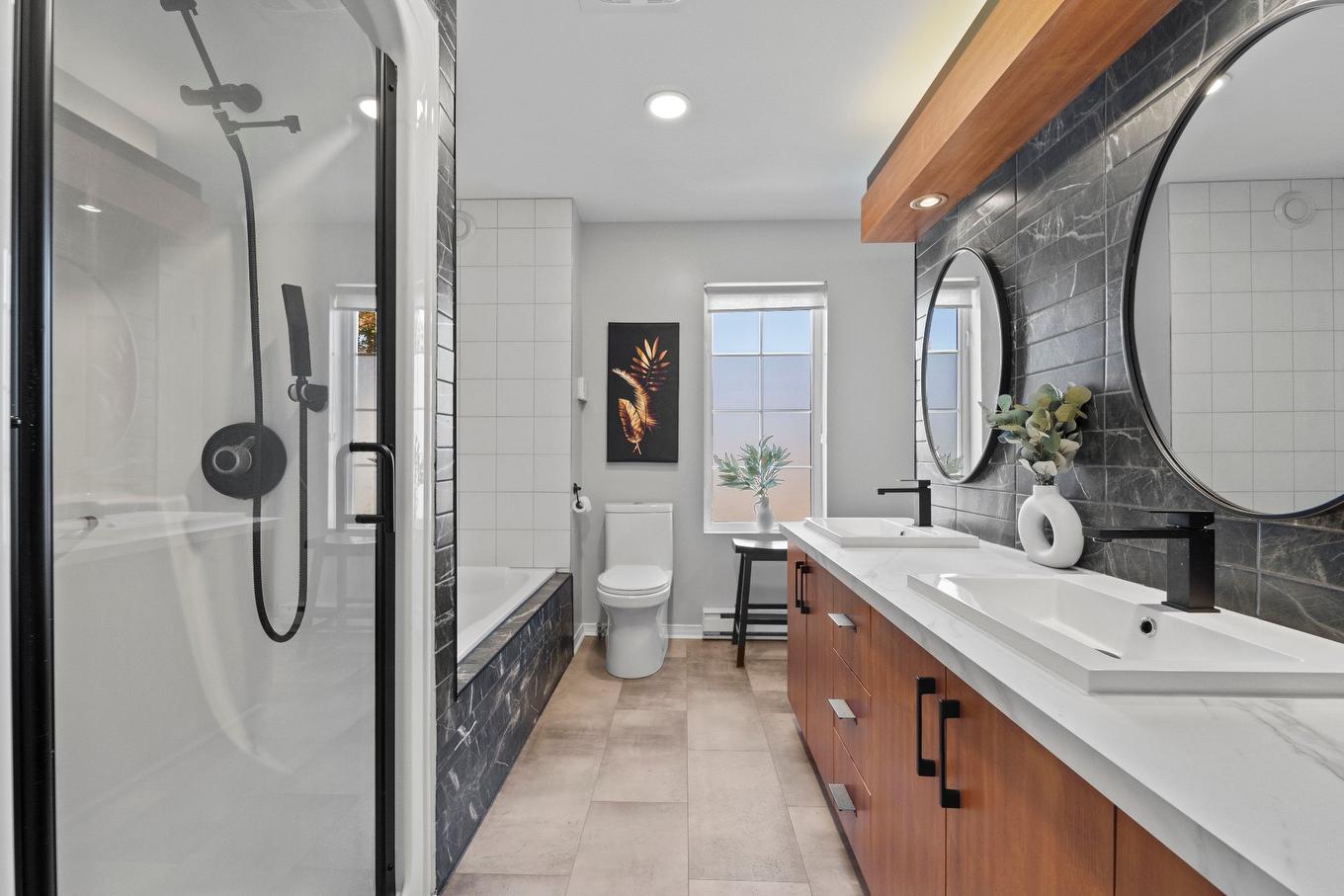 Salle de bains attenante à la CCP - 27 Rue Des Souverains, Blainville, QC - Indoor Photo Showing Bathroom