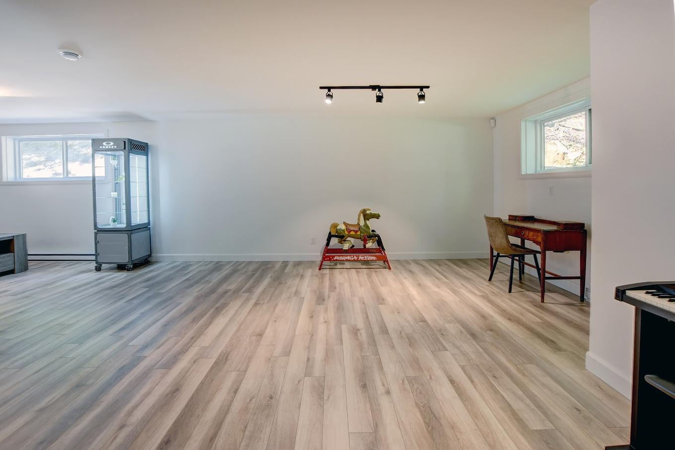 Family room - 116 Rue Kavanagh, Saint-Colomban, QC - Indoor