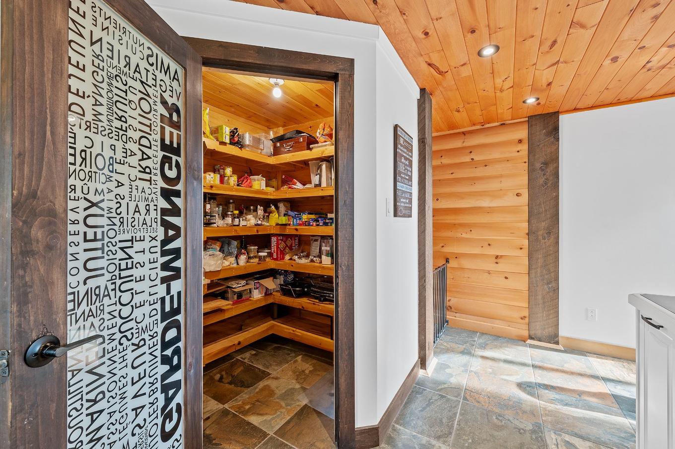 Autre - 55 Rue Du Soleil, Saint-Hippolyte, QC - Indoor Photo Showing Other Room