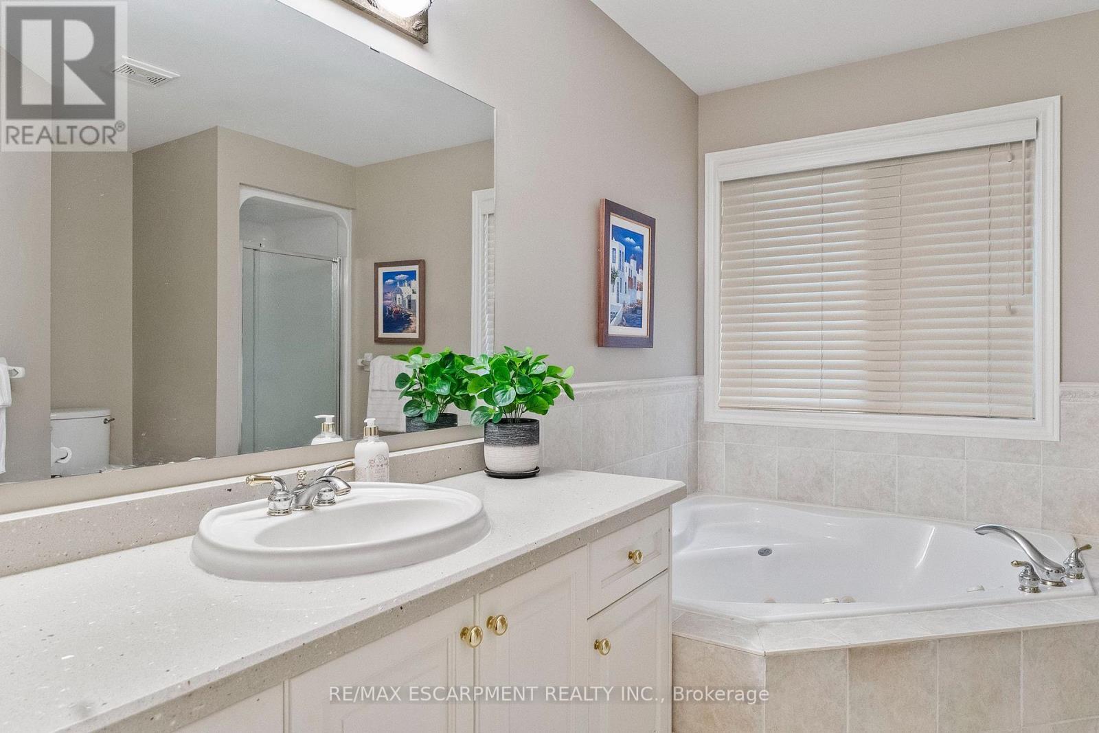 1329 Clarkson Road N, Mississauga, ON - Indoor Photo Showing Bathroom