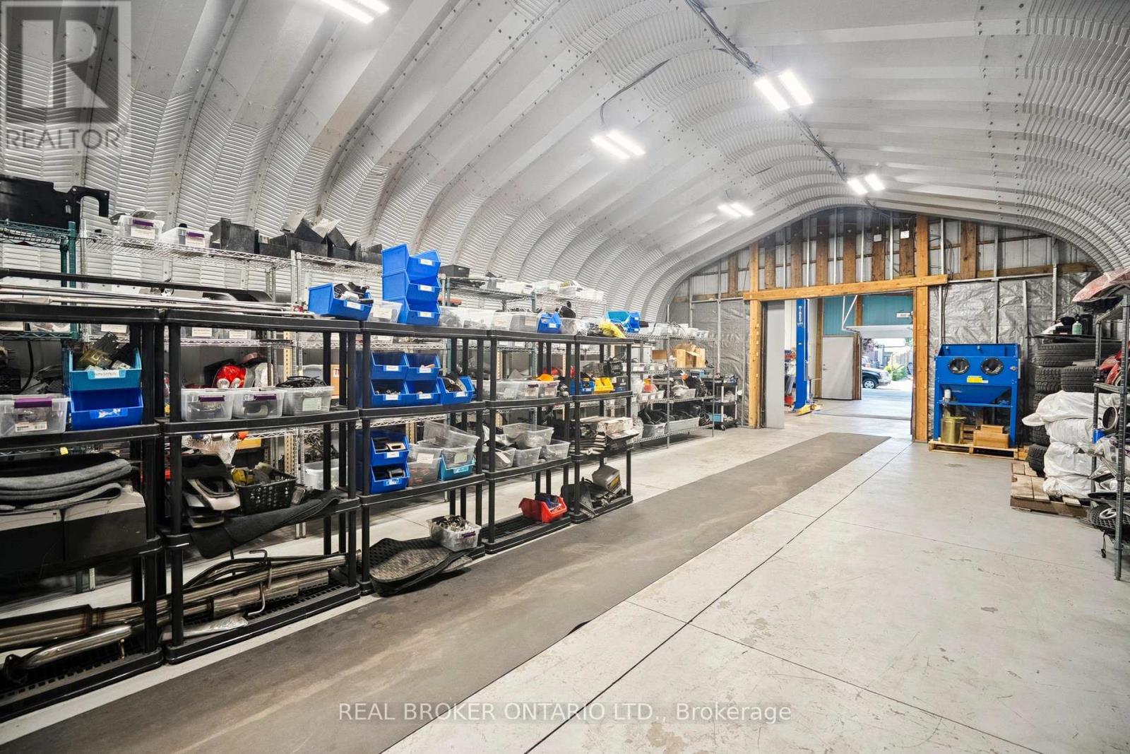 11 Whitfield Avenue, Hamilton, ON