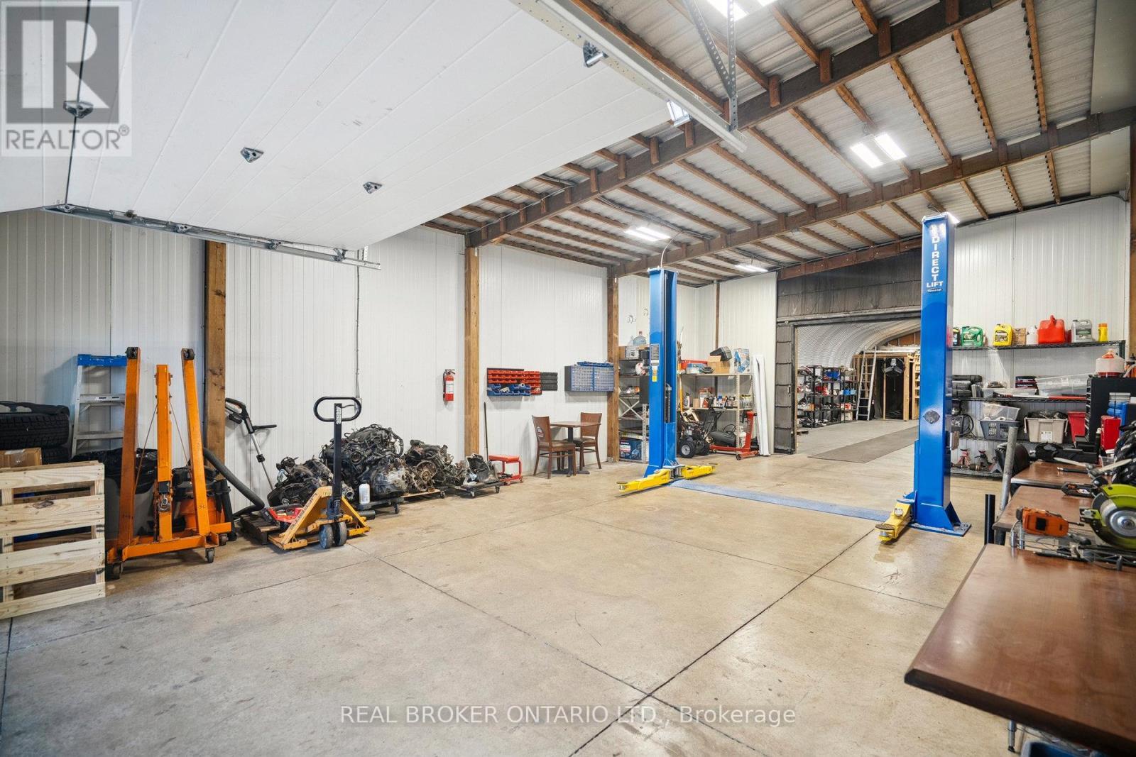 11 Whitfield Avenue, Hamilton, ON