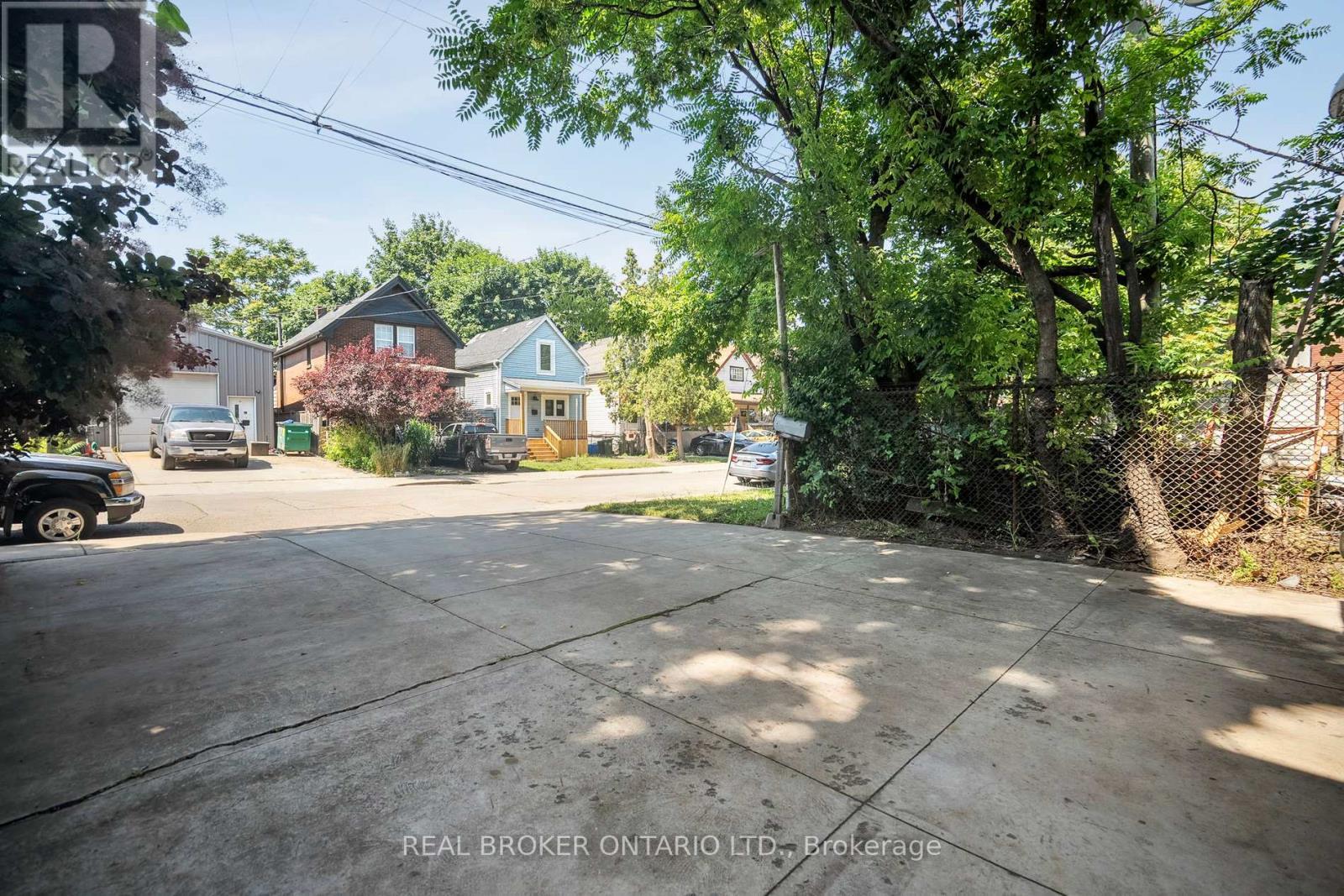 11 Whitfield Avenue, Hamilton, ON