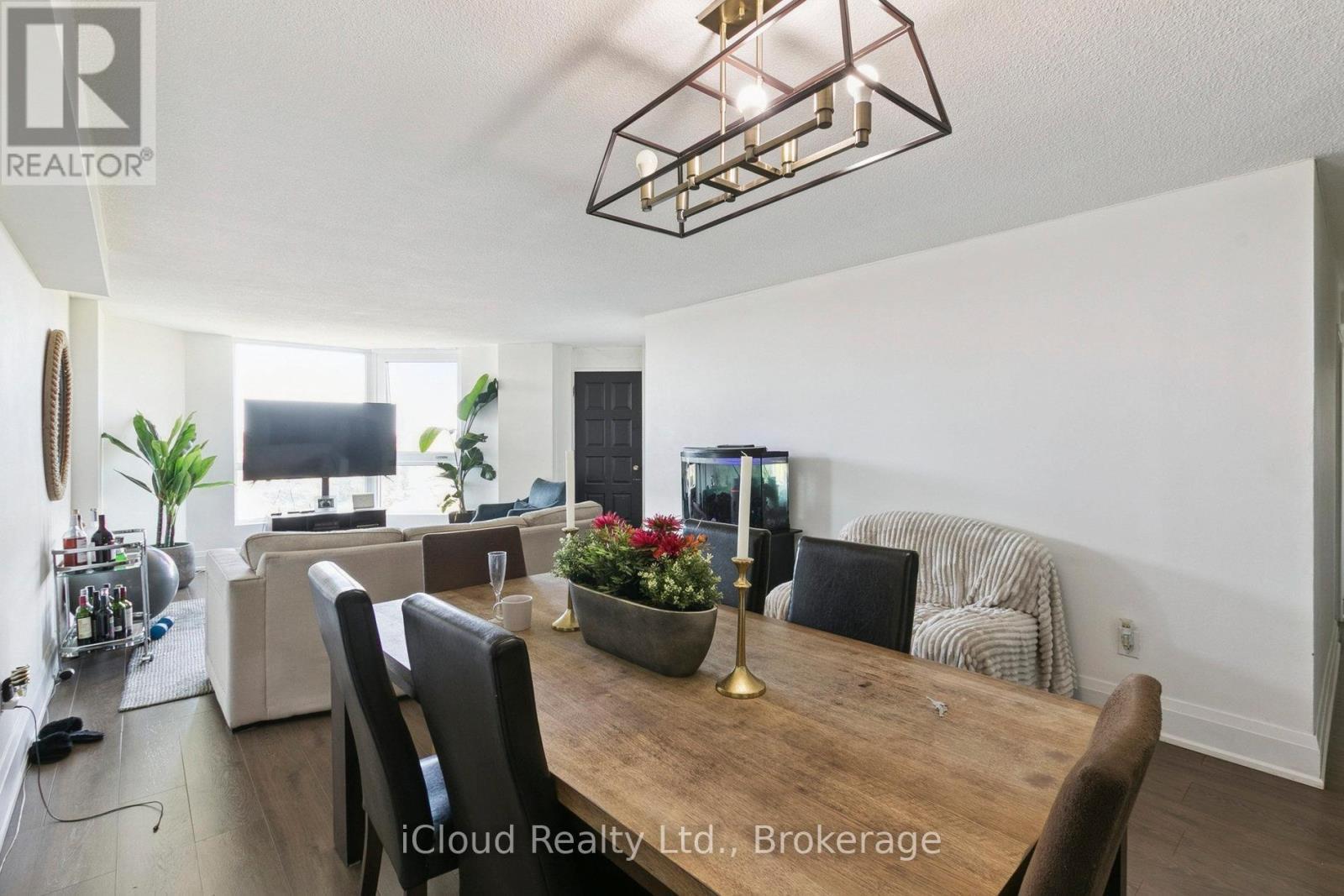 1108 - 238 Albion Road, Toronto, ON - Indoor Photo Showing Dining Room