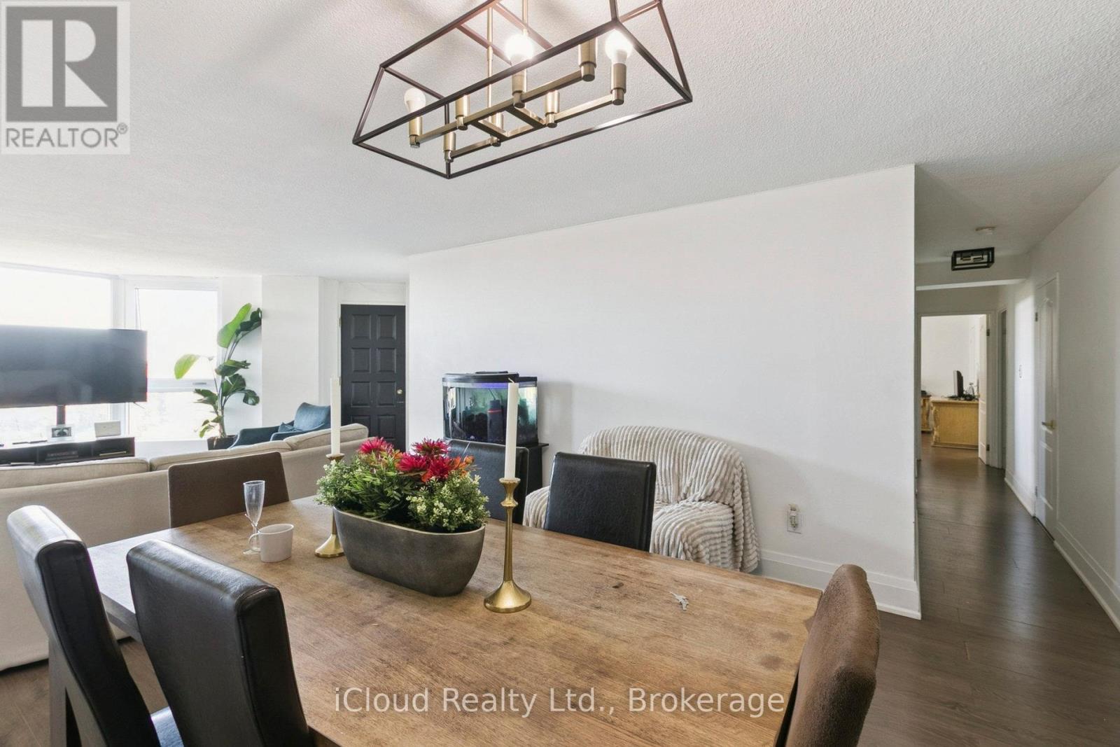 1108 - 238 Albion Road, Toronto, ON - Indoor Photo Showing Dining Room