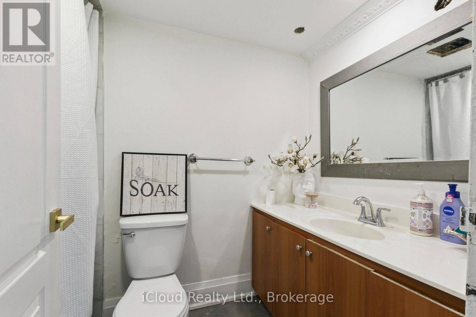 1108 - 238 Albion Road, Toronto, ON - Indoor Photo Showing Bathroom