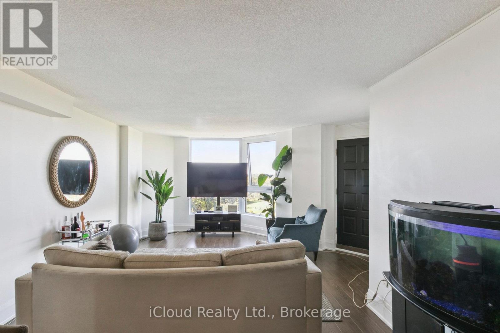 1108 - 238 Albion Road, Toronto, ON - Indoor Photo Showing Living Room