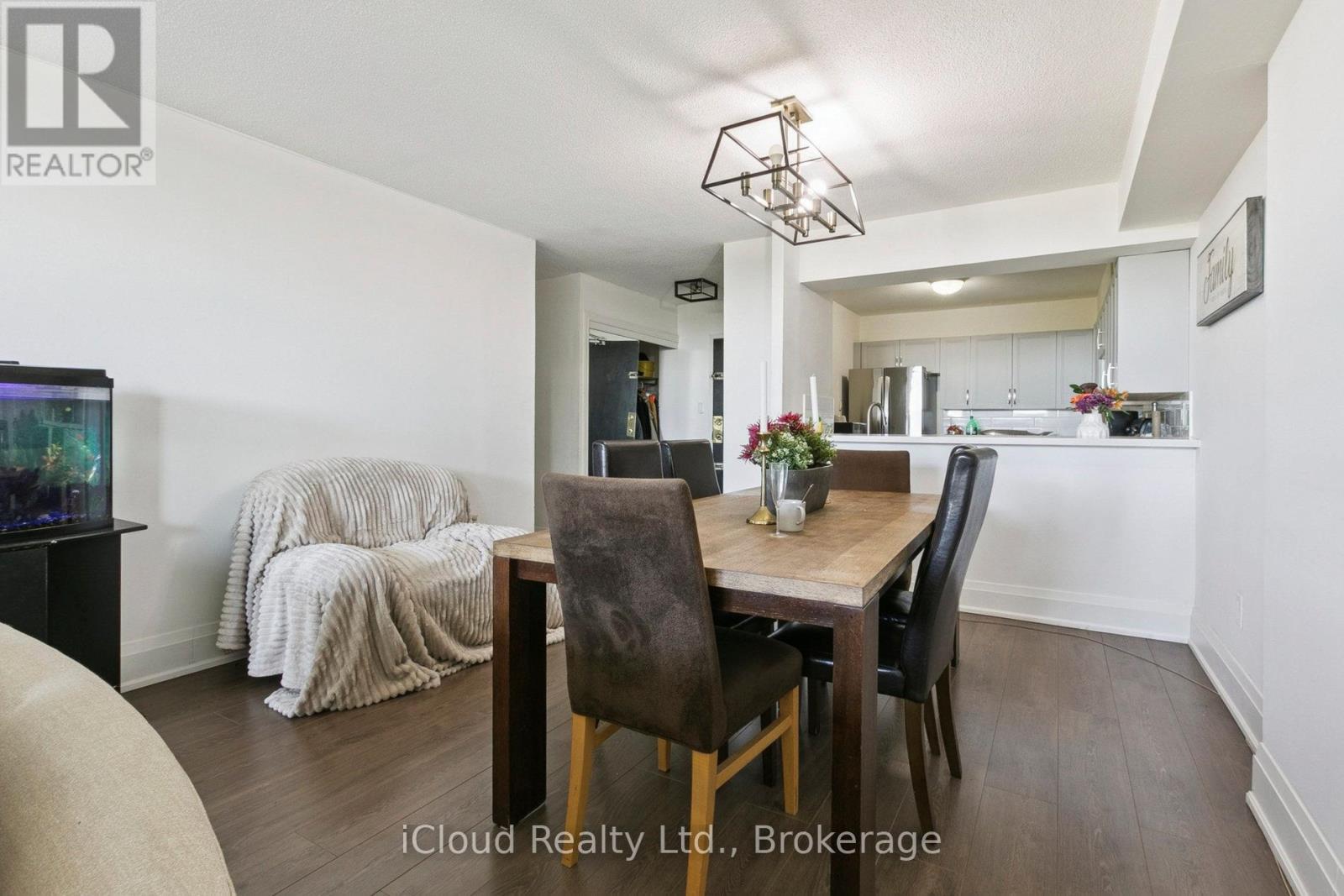 1108 - 238 Albion Road, Toronto, ON - Indoor Photo Showing Dining Room