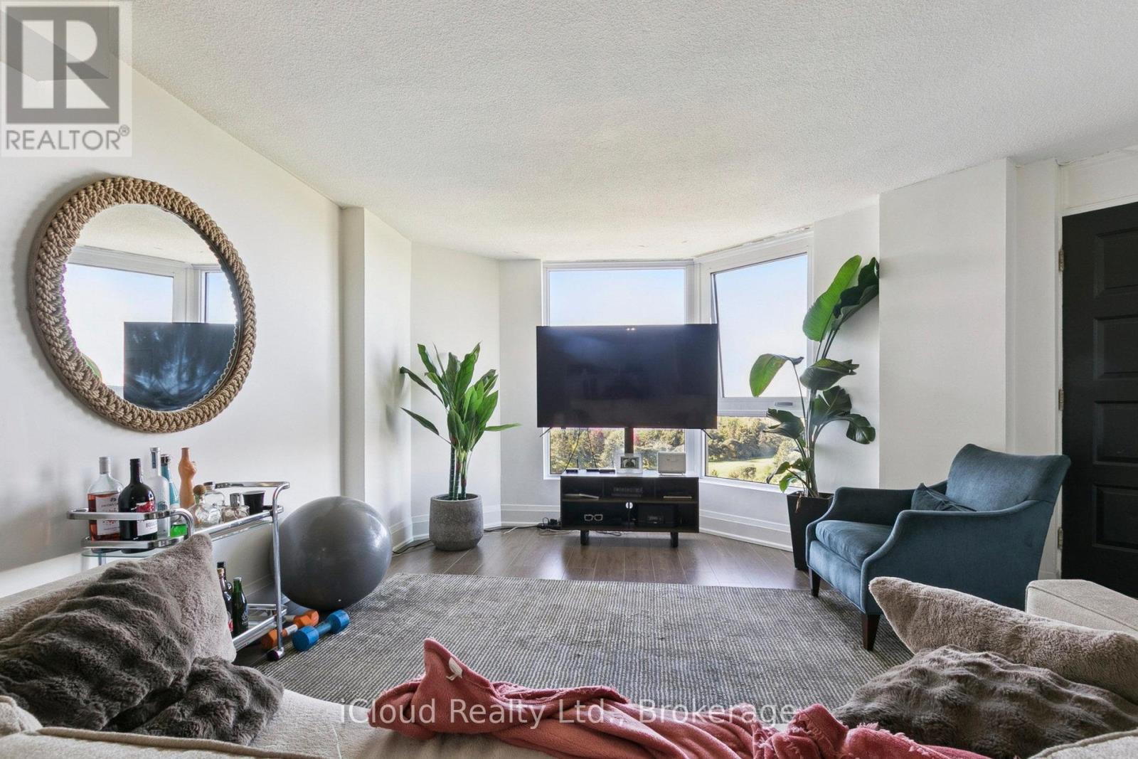 1108 - 238 Albion Road, Toronto, ON - Indoor Photo Showing Living Room