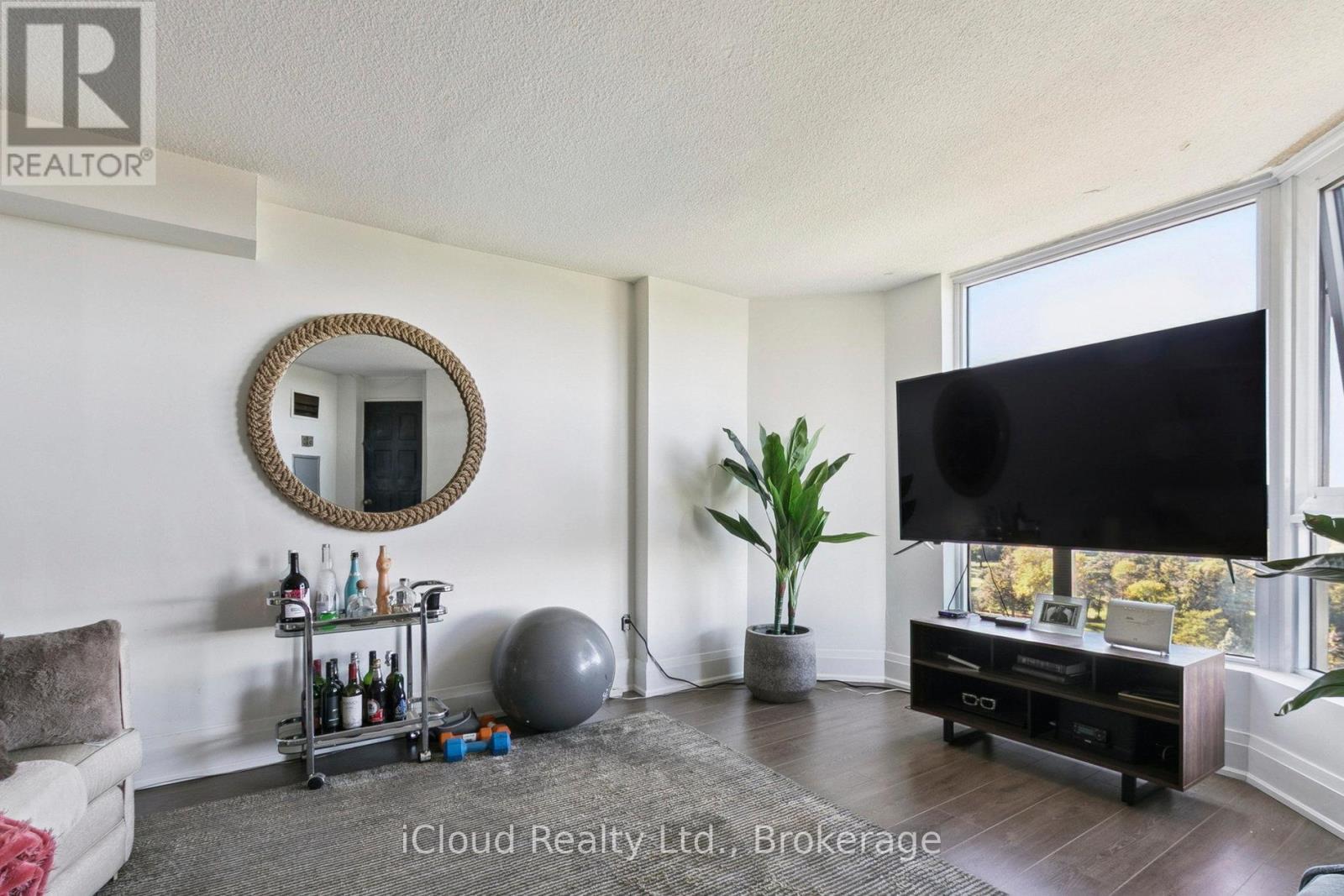 1108 - 238 Albion Road, Toronto, ON - Indoor Photo Showing Living Room