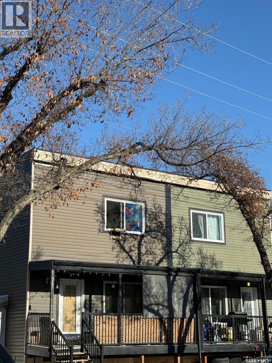 118 5Th Avenue W, Kindersley, SK - Outdoor With Deck Patio Veranda