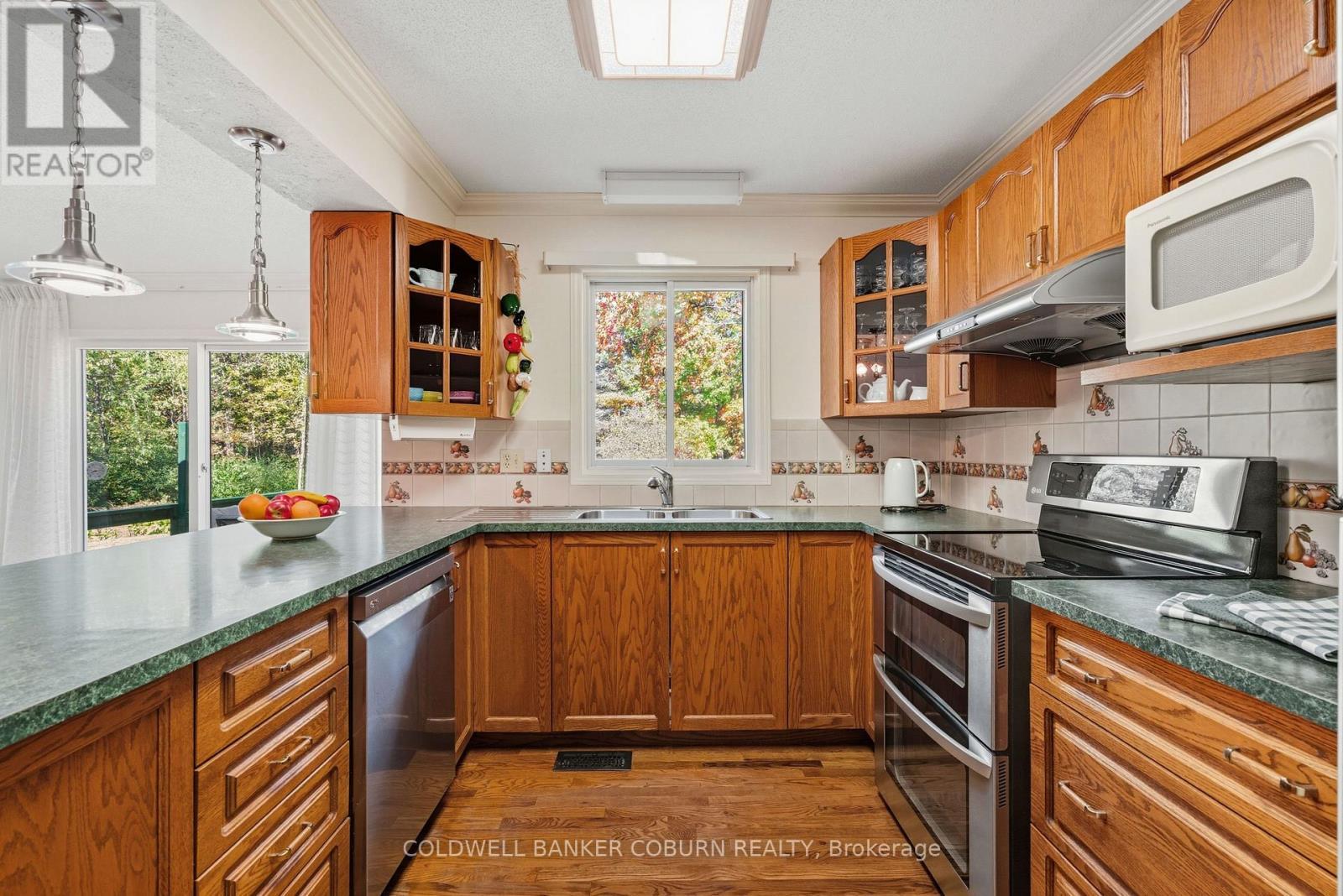 2 Sugar Maple Way, North Grenville, ON - Indoor Photo Showing Kitchen With Double Sink