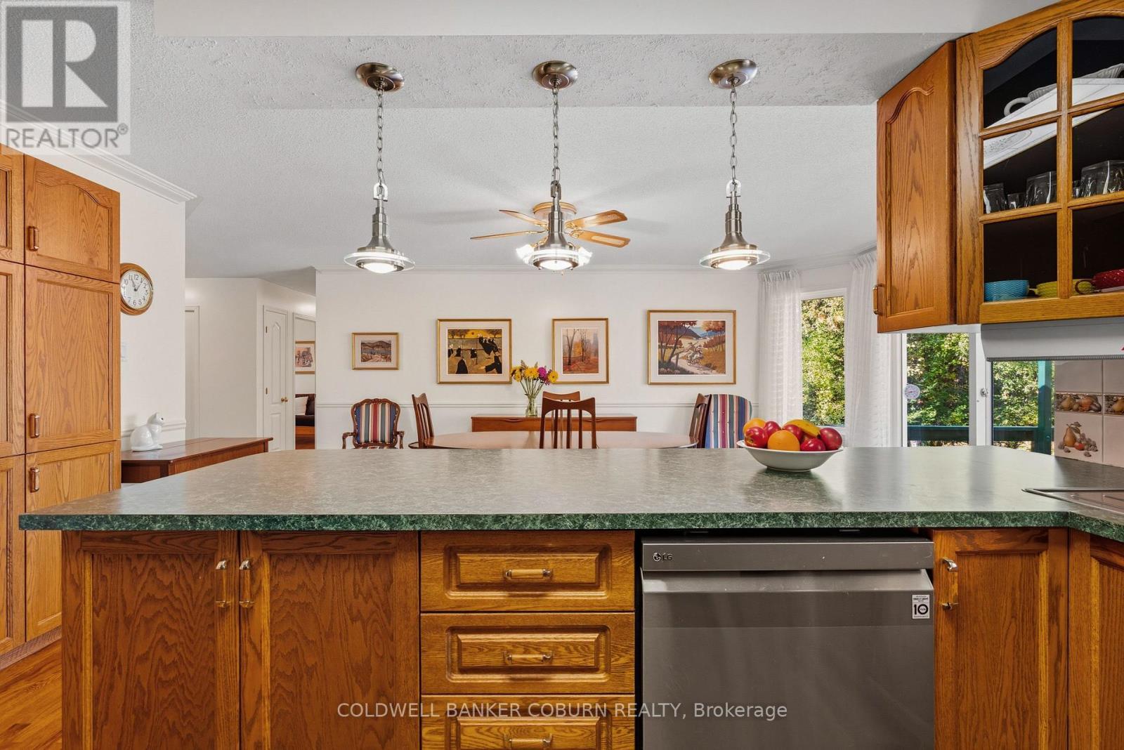 2 Sugar Maple Way, North Grenville, ON - Indoor Photo Showing Kitchen