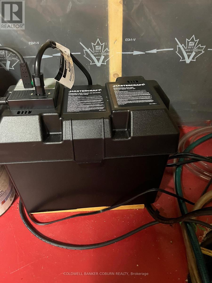 Back up battery sump pump - 2 Sugar Maple Way, North Grenville, ON - Other