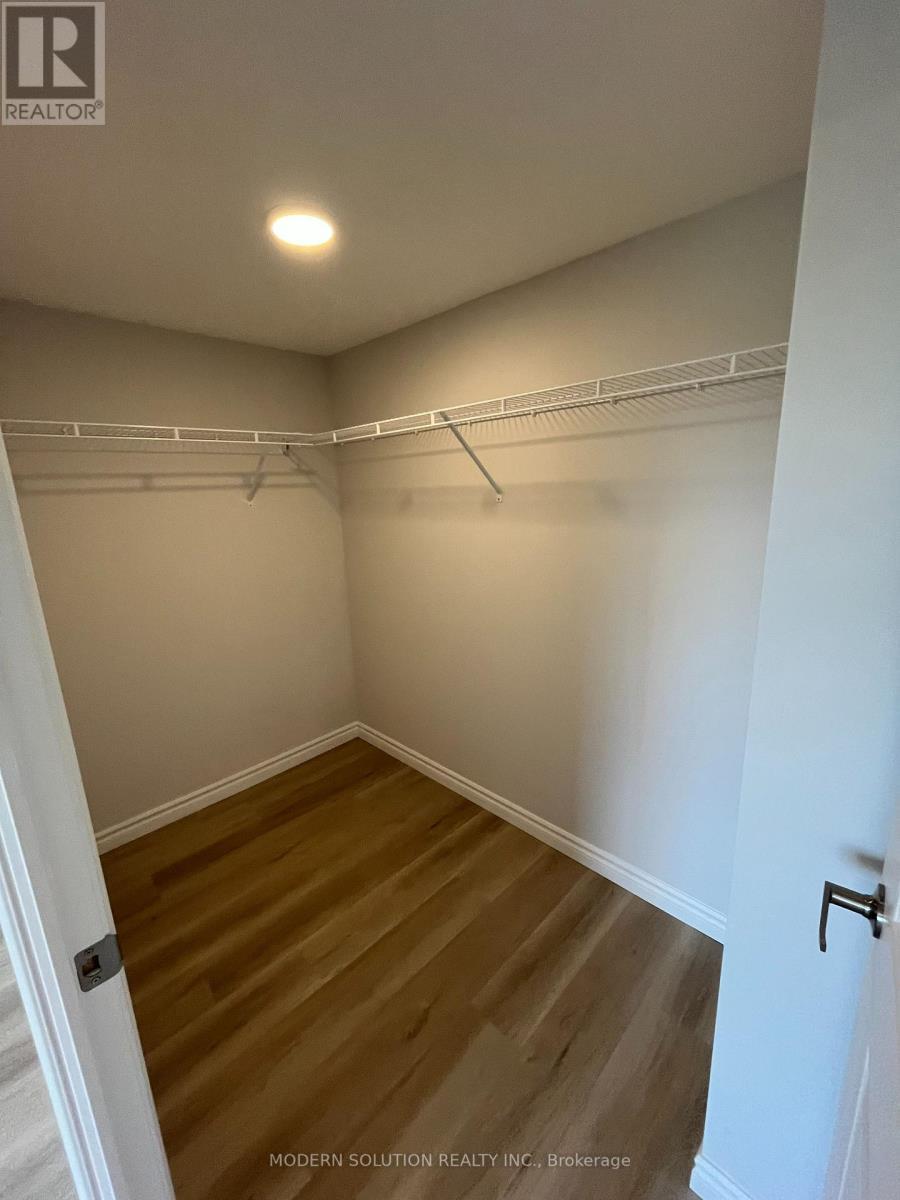 412 - 425 Watson Parkway N, Guelph, ON - Indoor With Storage