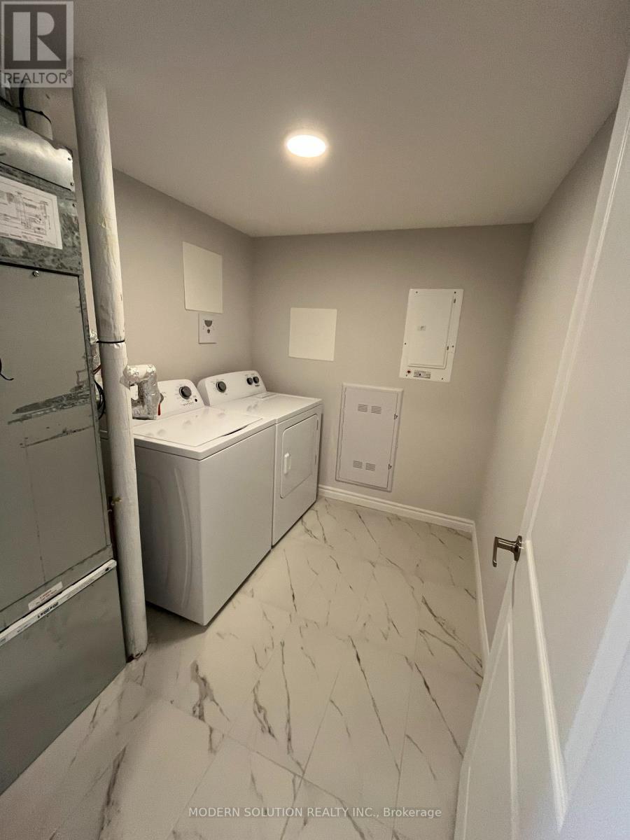 412 - 425 Watson Parkway N, Guelph, ON - Indoor Photo Showing Laundry Room