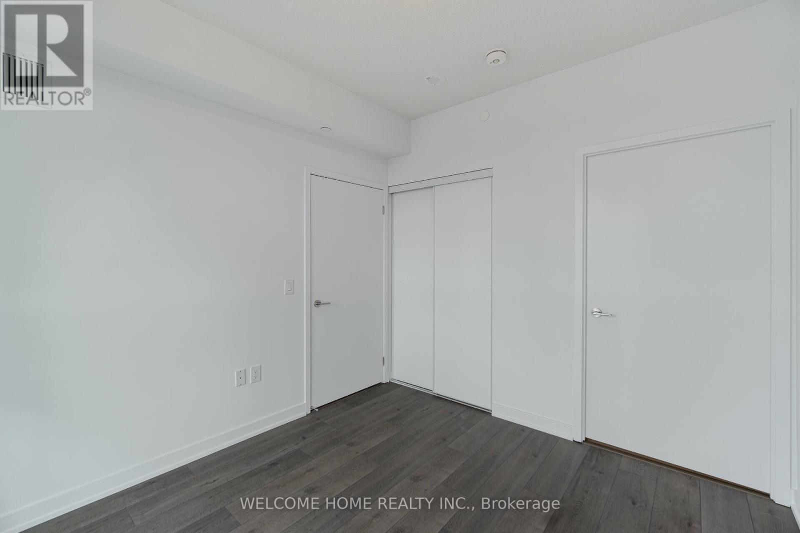 1019 - 38 Honeycrisp Crescent, Vaughan, ON - Indoor Photo Showing Other Room