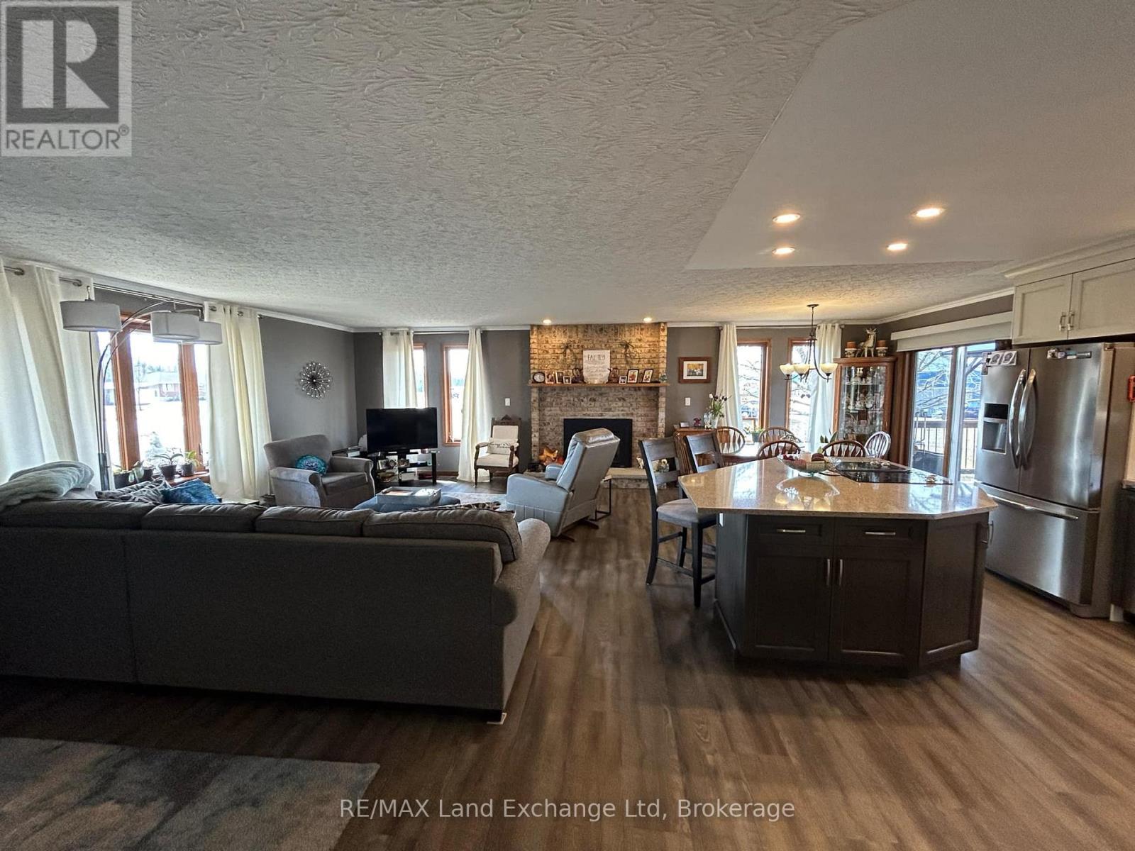 1A Crawford Street, North Huron (East Wawanosh), ON - Indoor With Fireplace