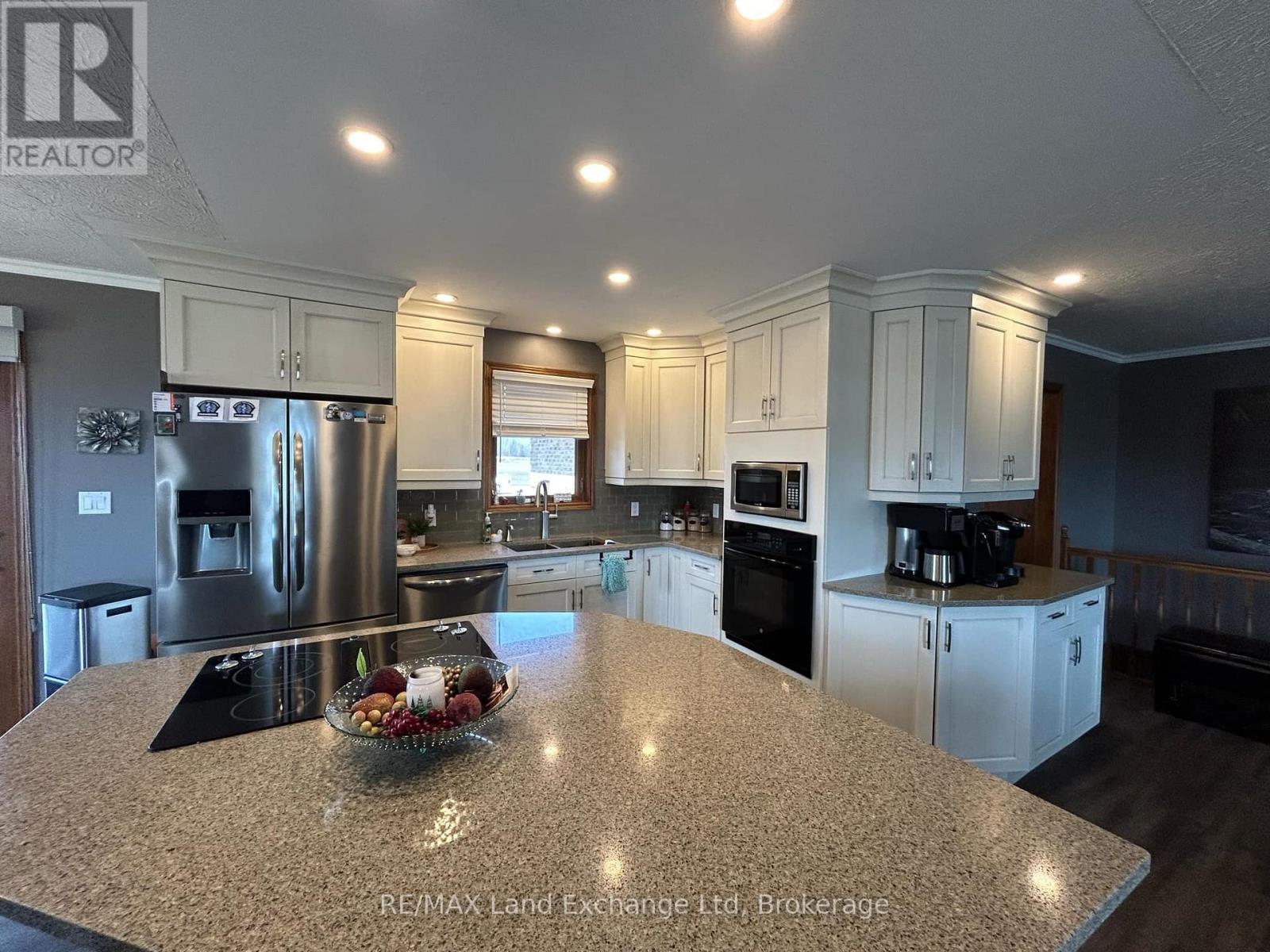 1A Crawford Street, North Huron (East Wawanosh), ON - Indoor Photo Showing Kitchen With Double Sink